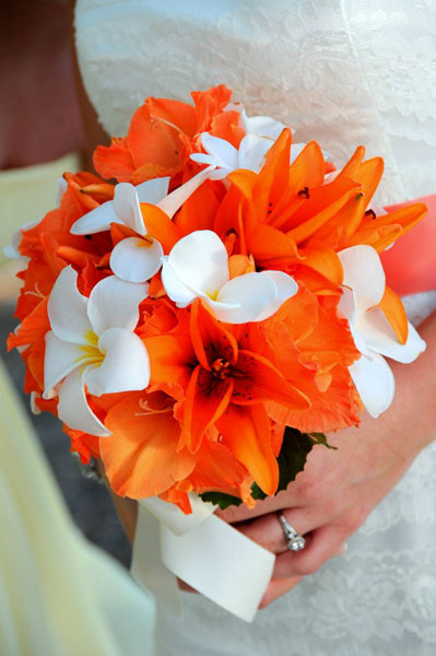 buchet deosebit din flori portocalii